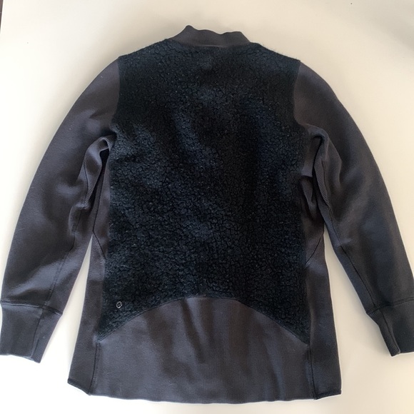 Lululemon Stand Out Sherpa jacket in black-size 6 - Picture 12 of 15